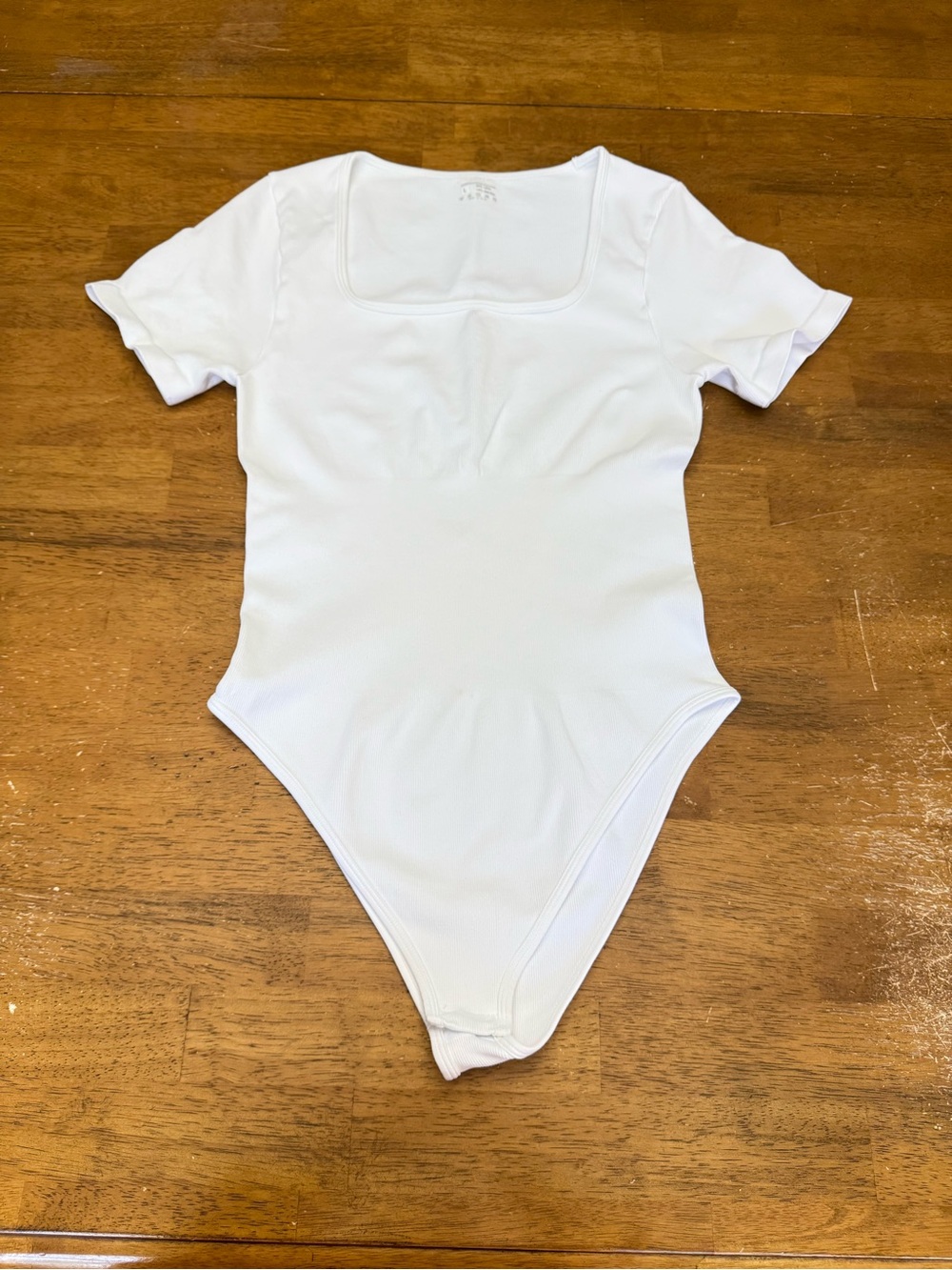 OQQ square neck bodysuit L